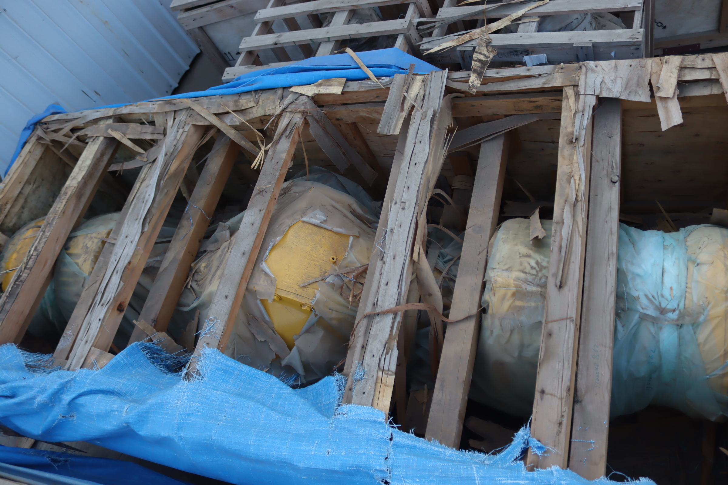 Axle rear assembly Part No: 426-23-20010